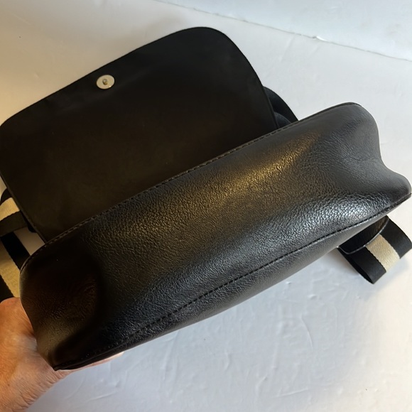 GAP Black leather saddle bag - Picture 8 of 9